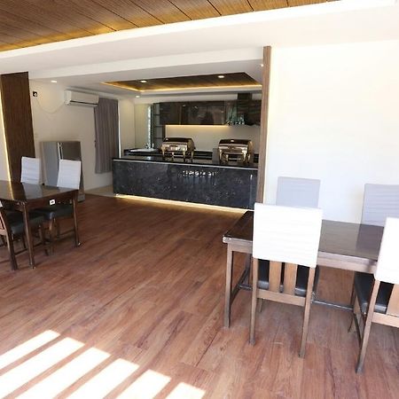 Royal Crown Hotel Yangon Ngoại thất bức ảnh