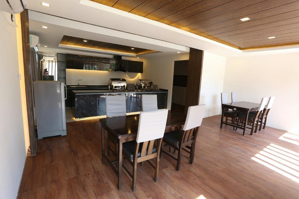Royal Crown Hotel Yangon Ngoại thất bức ảnh