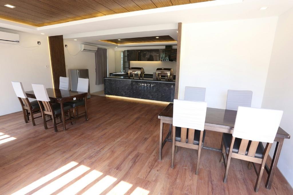 Royal Crown Hotel Yangon Ngoại thất bức ảnh