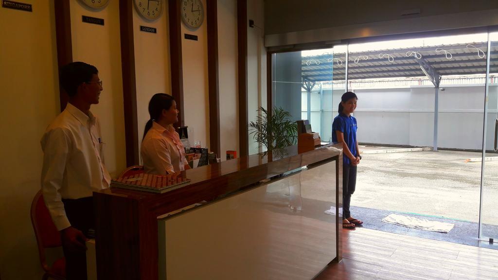 Royal Crown Hotel Yangon Ngoại thất bức ảnh