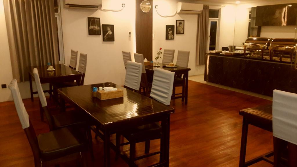Royal Crown Hotel Yangon Ngoại thất bức ảnh