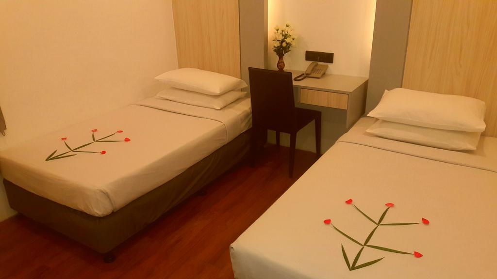 Royal Crown Hotel Yangon Ngoại thất bức ảnh