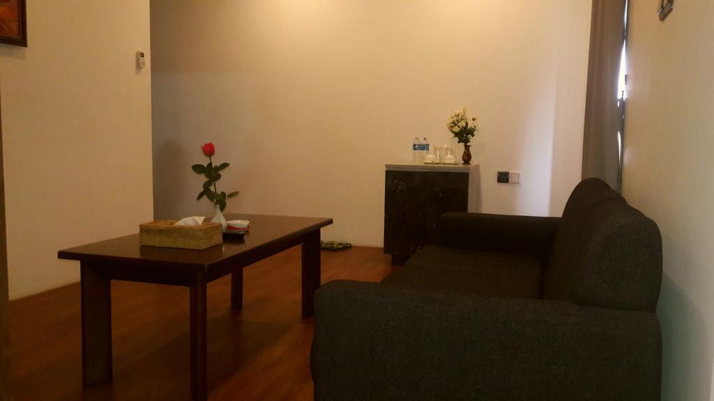 Royal Crown Hotel Yangon Ngoại thất bức ảnh