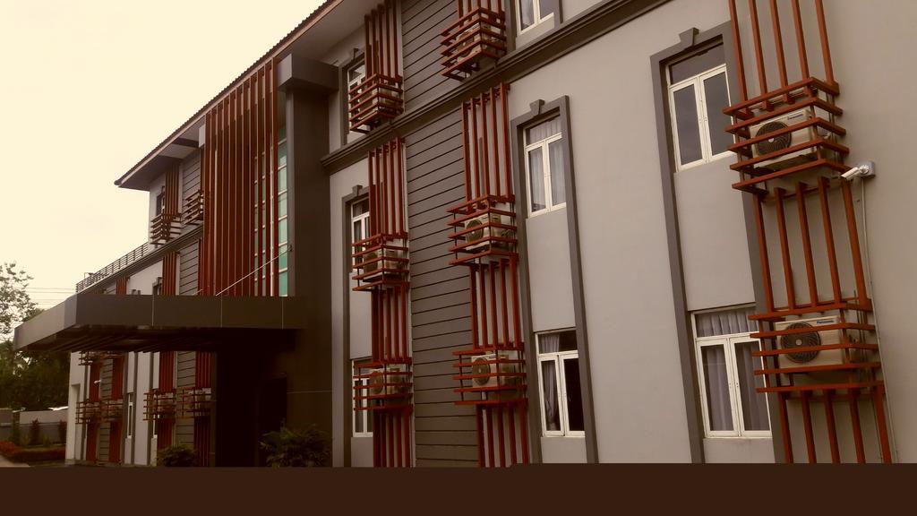 Royal Crown Hotel Yangon Ngoại thất bức ảnh