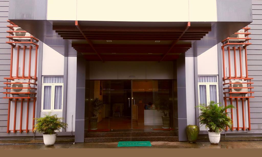 Royal Crown Hotel Yangon Ngoại thất bức ảnh